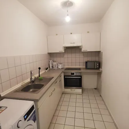 Aparts - Neue Monteurwohnungen In - Free Wifi & Parking - Ruhige Lage Naehe Schweriner *